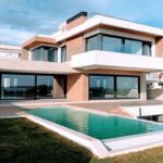 Villas modernes de luxe : l'art de vivre contemporain en location villa moderne de luxe avec piscine à débordement